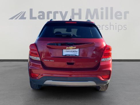 Used 2020 Chevrolet Trax LT w/ LT Convenience Package image 4