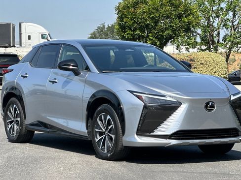 Certified 2023 Lexus RZ 450e Premium w/ Technology Package image 6