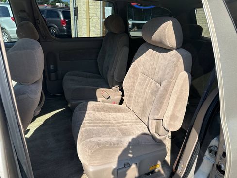 Used 2001 Toyota Sienna LE w/ LE Upgrade Pkg 2 FWD image 6