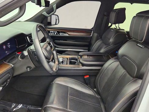 Used 2022 Jeep Grand Wagoneer Series II AWD/4WD image 20