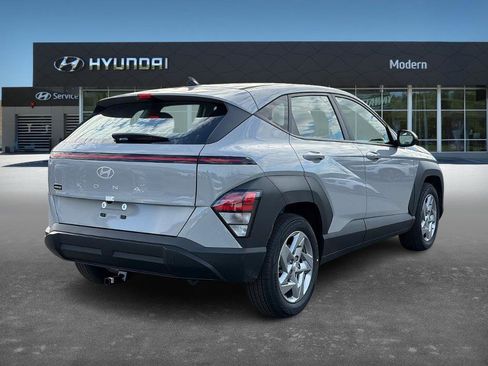New 2026 Hyundai Kona SE image 3