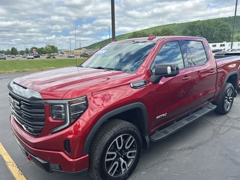 Used 2023 GMC Sierra 1500 AT4 w/ AT4 Preferred Package AWD/4WD image 4
