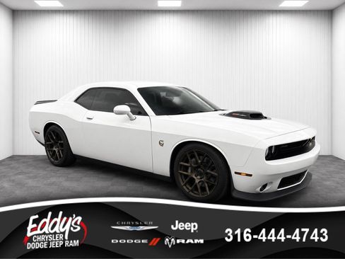 Used 2016 Dodge Challenger R/T Scat Pack RWD image 1