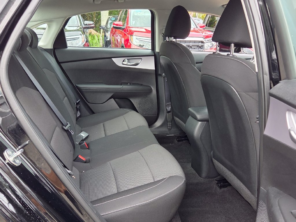 Used 2024 Kia Forte LXS w/ LXS Technology Package FWD image 15