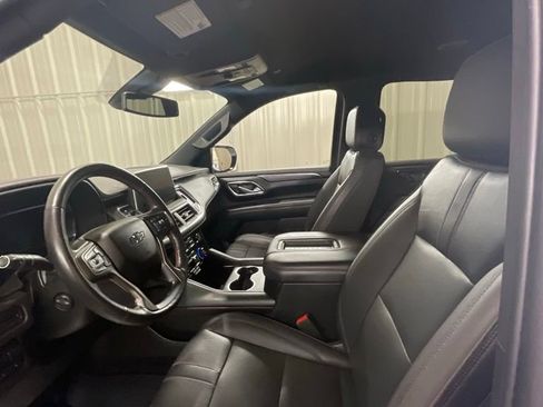Used 2022 Chevrolet Suburban RST w/ Luxury Package AWD/4WD image 9