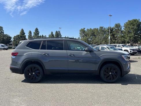 New 2026 Volkswagen Atlas SE FWD image 28