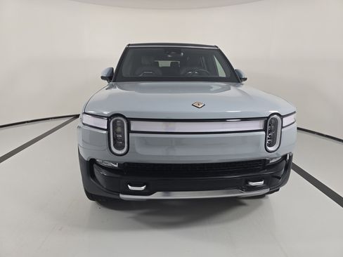 Used 2024 Rivian R1S Adventure image 8