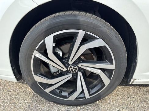 Used 2025 Volkswagen Jetta SEL image 19