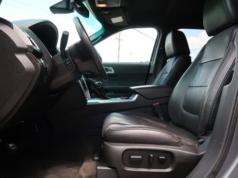Used 2014 Ford Explorer Limited w/ Equipment Group 302A FWD image 28