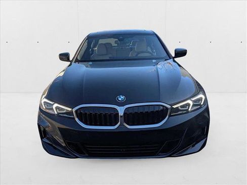 Used 2025 BMW 330i Sedan w/ Premium Package image 6