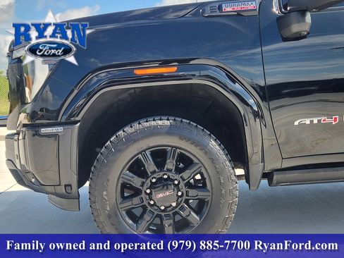 Used 2024 GMC Sierra 2500 AT4 w/ AT4 Premium Plus Package AWD/4WD image 6