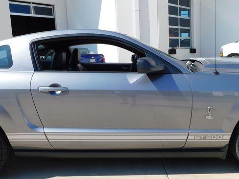 Used 2007 Ford Mustang Shelby GT500 RWD image 30
