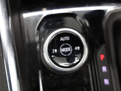 Used 2024 GMC Canyon Elevation w/ Elevation Premium Package AWD/4WD image 49