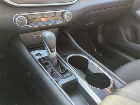 Used 2024 Nissan Altima 2.5 SV image 11