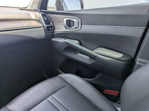 Certified 2023 Kia Sorento S w/ Panoramic Sunroof Package AWD/4WD image 19