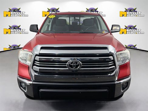 Used 2017 Toyota Tundra SR5 image 2