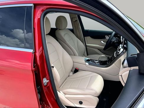 Used 2019 Mercedes-Benz GLC 300 image 9