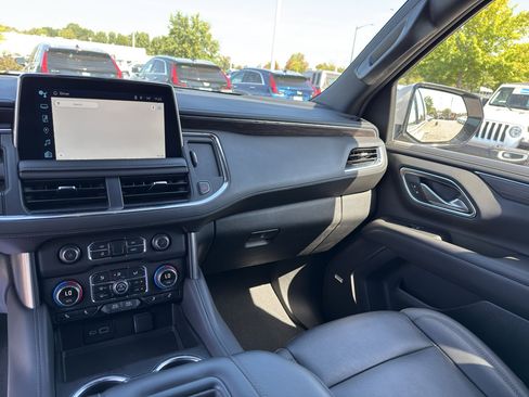 Used 2024 Chevrolet Suburban LT image 27