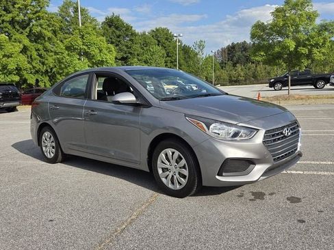 Used 2021 Hyundai Accent SE FWD image 8
