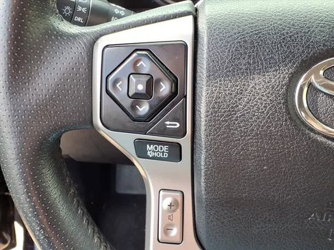 Used 2014 Toyota 4Runner SR5 image 18