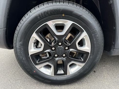 Used 2017 Jeep Compass Trailhawk w/ Leather Interior Group AWD/4WD image 9