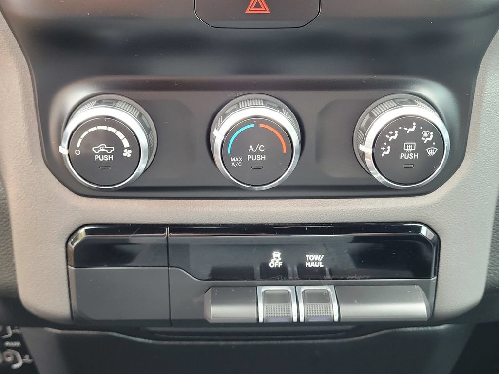 Used 2021 RAM 1500 Big Horn RWD image 13