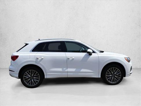 Used 2022 Audi Q3 2.0T Premium w/ Convenience Package AWD/4WD image 4