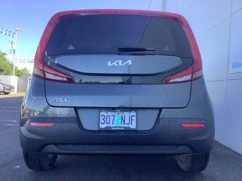 Used 2022 Kia Soul LX w/ Technology Package FWD image 5