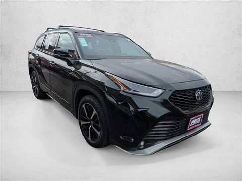 Used 2021 Toyota Highlander XSE image 3