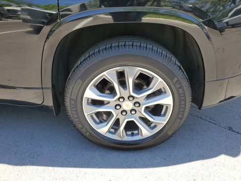 Used 2019 Chevrolet Traverse Premier w/ Driver Confidence II Package FWD image 9