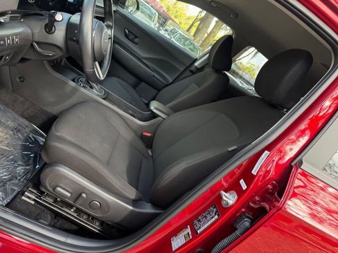 Used 2025 Hyundai Kona SEL image 23