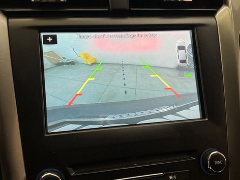 Used 2018 Ford Fusion SE w/ Fusion SE Technology Package image 17