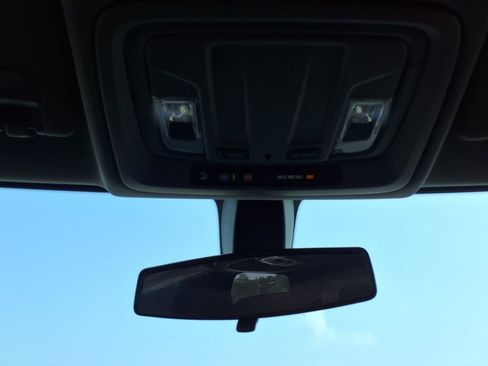 Used 2020 Chevrolet Silverado 1500 Custom w/ Custom Value Package image 18