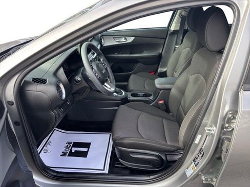 Used 2023 Kia Forte LXS image 10