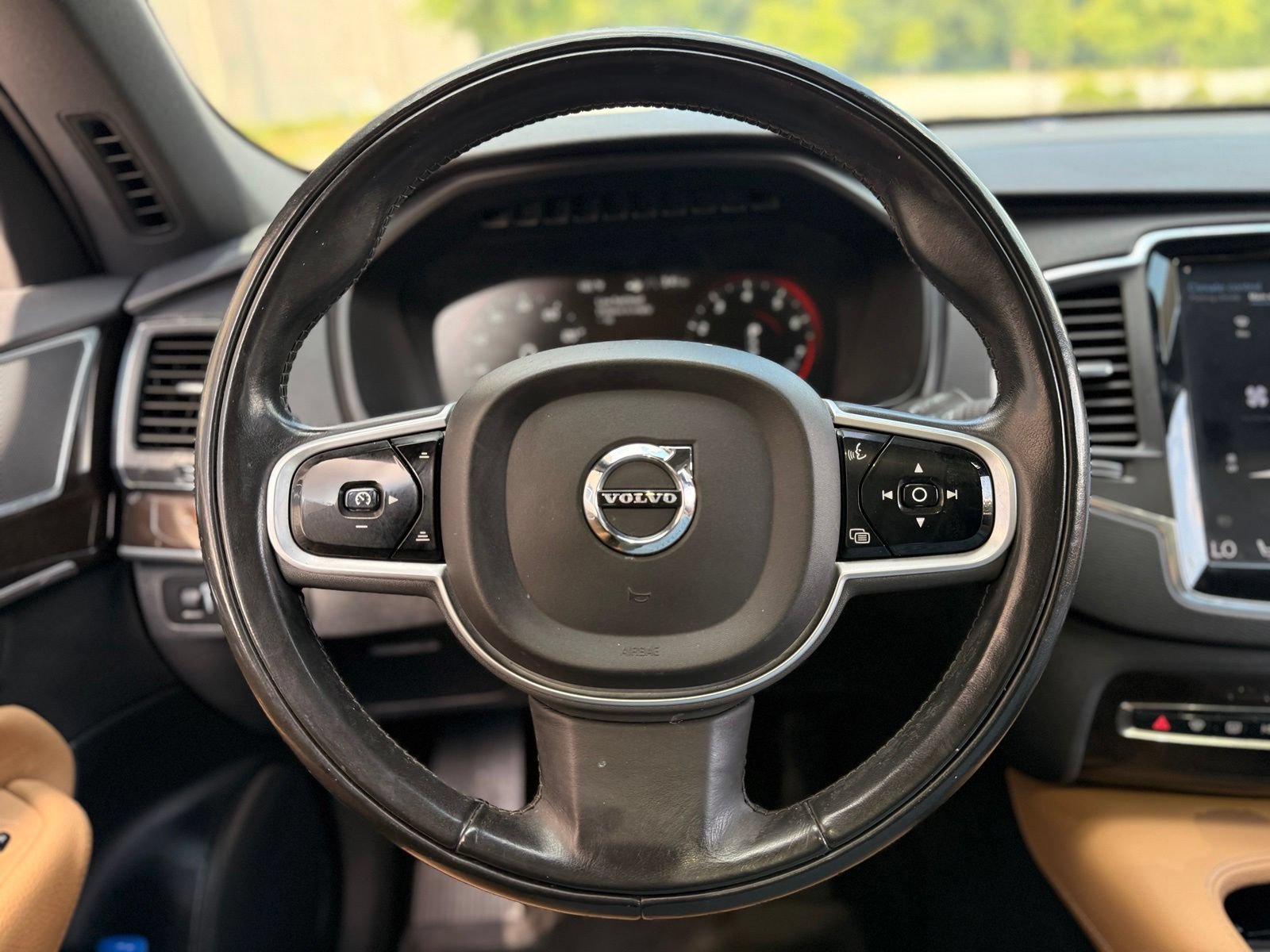 Used 2019 Volvo XC90 T6 Momentum w/ Advanced Package AWD/4WD image 24