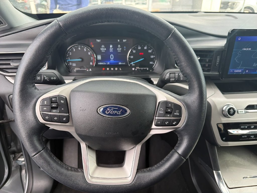 Certified 2023 Ford Explorer XLT w/ Equipment Group 202A AWD/4WD image 17