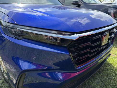 Used 2023 Honda CR-V EX-L image 3