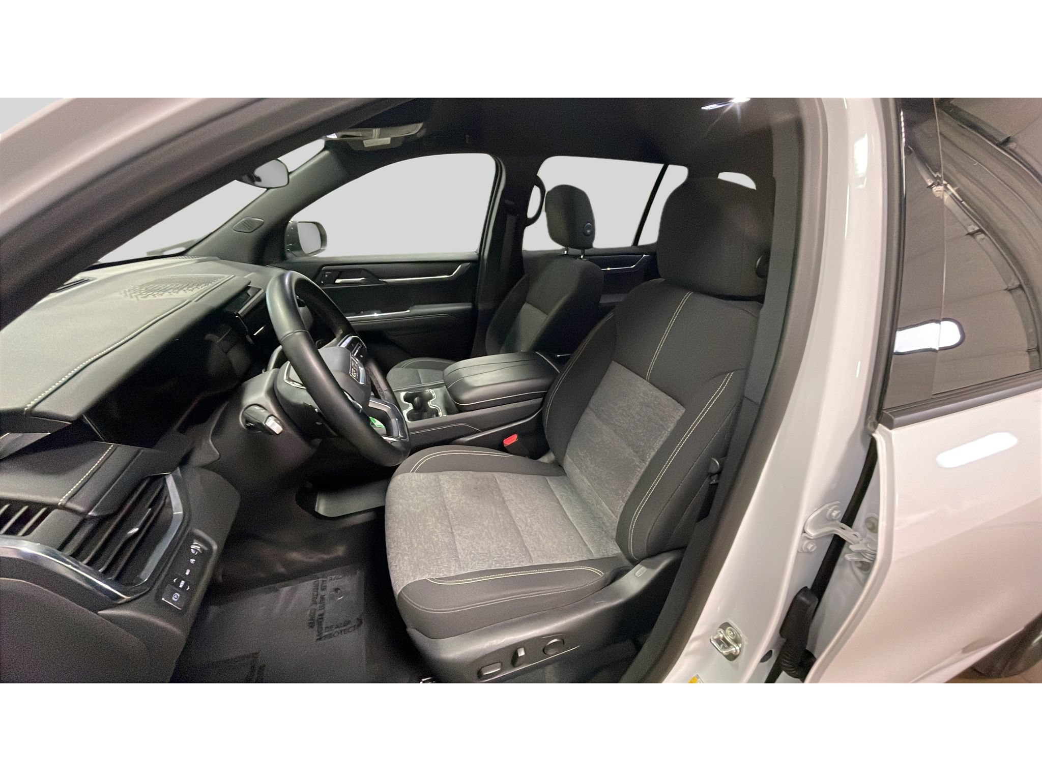 Used 2025 GMC Acadia Elevation AWD/4WD image 10