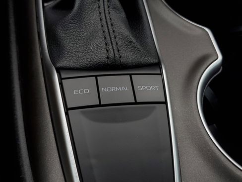 Certified 2022 Toyota Camry LE image 28