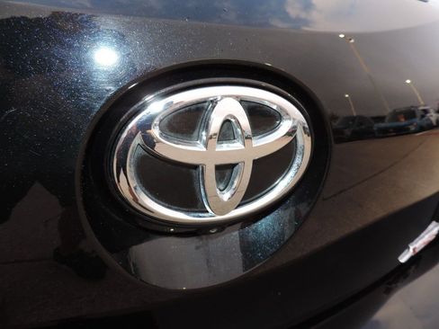 Used 2024 Toyota Corolla XSE image 18