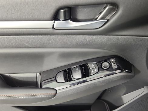 New 2025 Nissan Altima 2.5 SR w/ SR Premium Package image 8