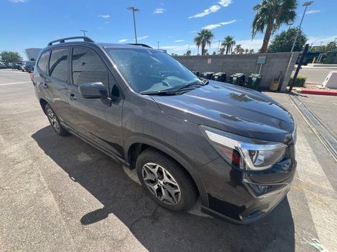 Used 2019 Subaru Forester Premium AWD/4WD image 9