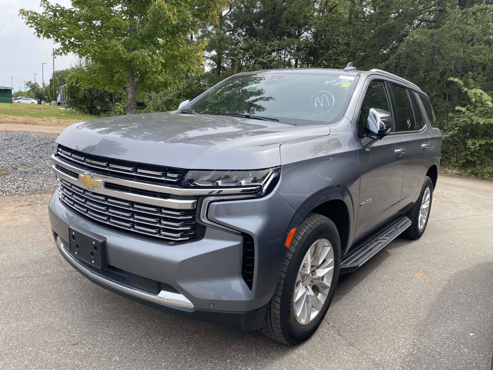 Used 2021 Chevrolet Tahoe Premier w/ Premium Package RWD image 3