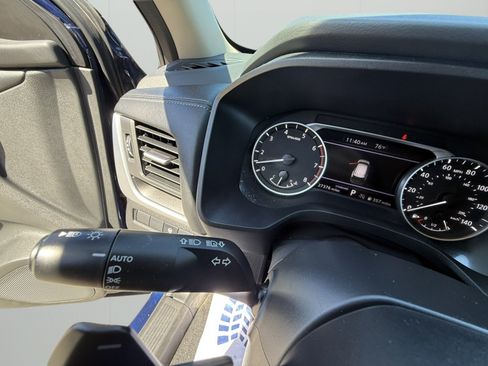 Used 2025 Nissan Rogue SV FWD image 22