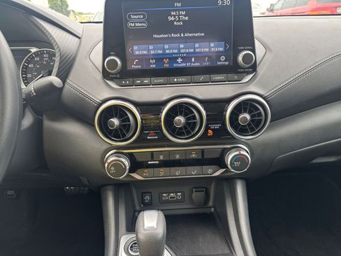 Used 2025 Nissan Sentra SV FWD image 17