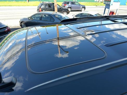 Used 2011 GMC Yukon Denali image 17