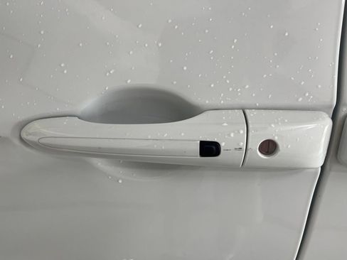 Used 2024 Chrysler Pacifica Touring-L FWD image 38