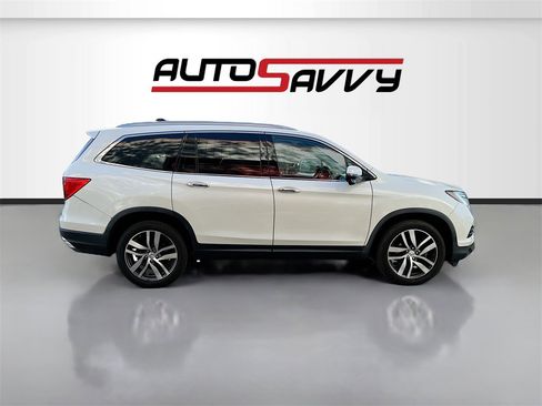 Used 2018 Honda Pilot Touring image 8
