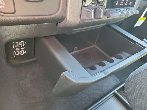 New 2026 RAM 1500 Express image 22