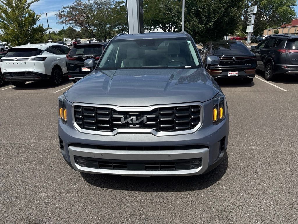 Used 2024 Kia Telluride SX Prestige w/ Towing Package AWD/4WD image 2